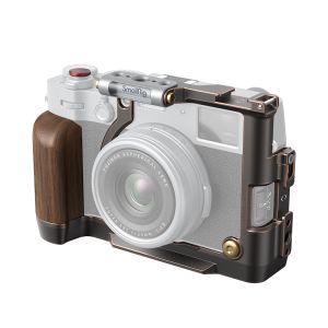 SmallRig Retro Camera Cage for Fujifilm X100VI (4557) - front slant attachment example
