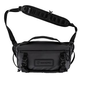 Wandrd Rogue Sling 6L - Black - front with strap up