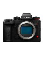 Panasonic Lumix S1 IIE Body - front straight 