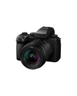 Panasonic Lumix S5IIX & LUMIX S 20-60mm F3.5-5.6 Lens