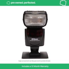 Pre-Owned Nikon SB-700 Speedlight - front straight 