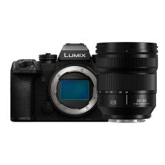 Panasonic Lumix S1R II & Lumix S 24-60mm F2.8 Lens - camera front straight with lens upright 