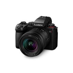 Panasonic Lumix S5II & LUMIX S 20-60mm F3.5-5.6 Lens