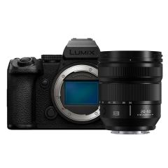 Panasonic Lumix S5IIX & S 24-60mm F2.8 Lens - front straight with lens 